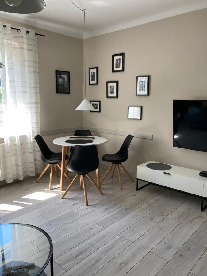 Apartament Mlociny ワルシャワ エクステリア 写真